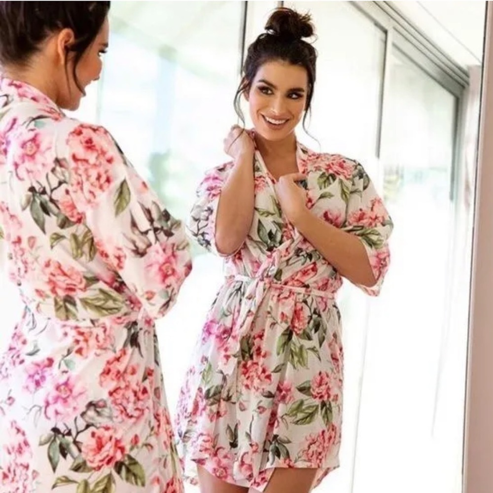 Show  me your MuMu Brie Robe EUC